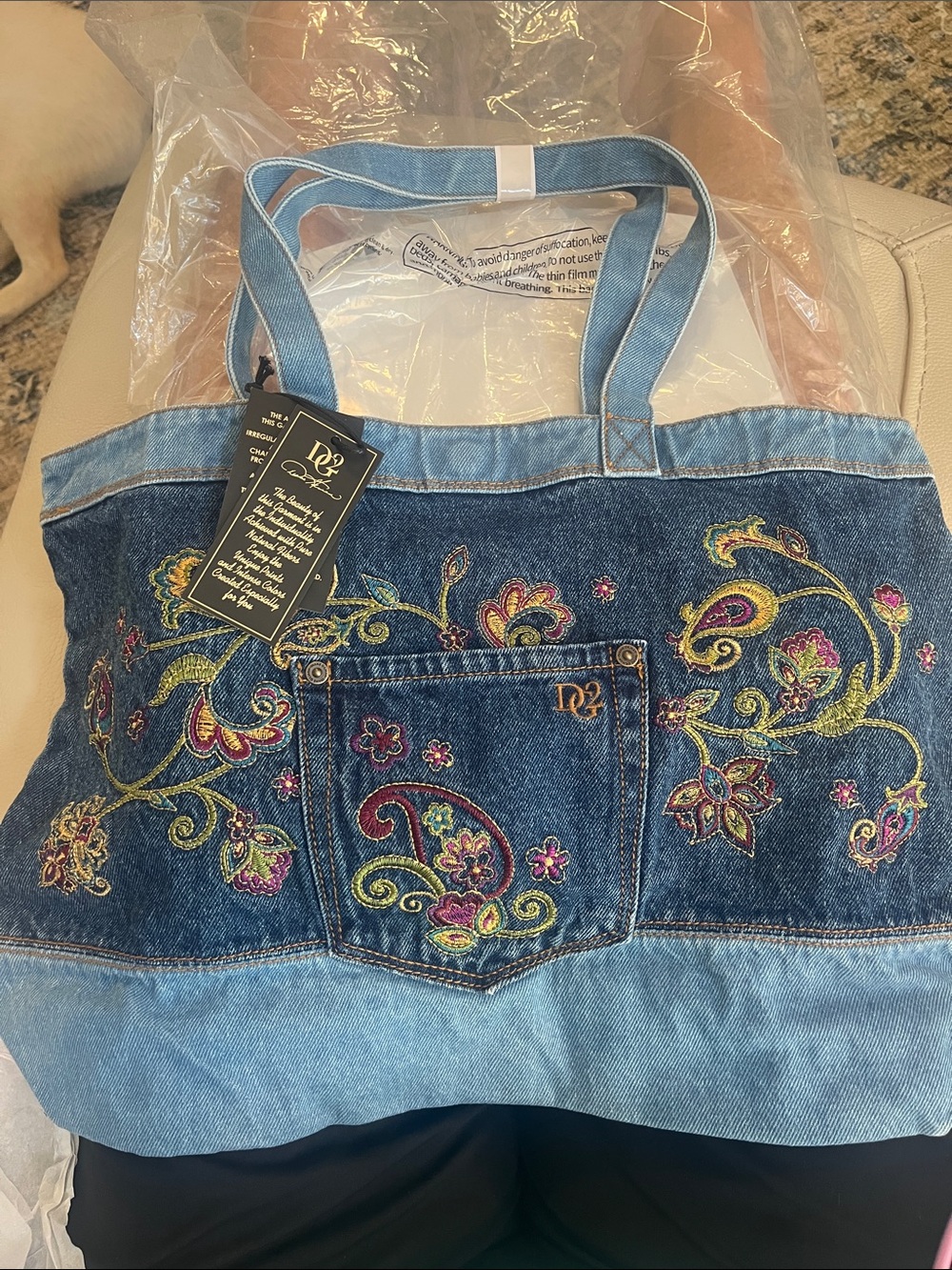 DG2 by Diane Gilman Blue Denim Embroidered Floral Tote (brand new never used)